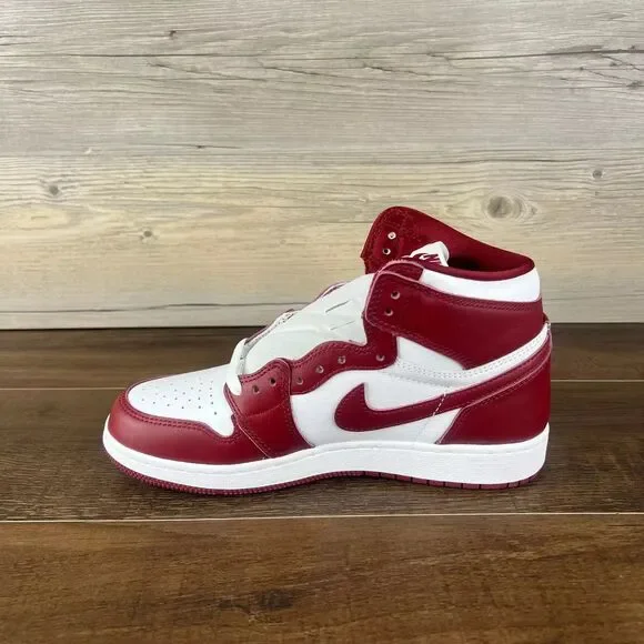 Jordan 1 Retro High OG Artisinal Team Red (GS) Size 6.5Y/8W FD1437-160 New